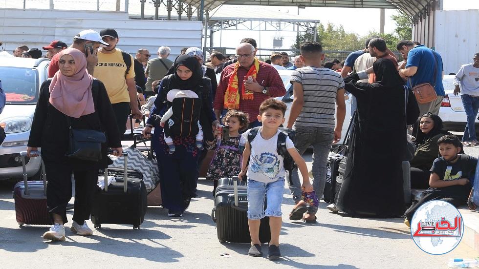 أول مجموعة مصريين تغادر غزة عبر معبر رفح