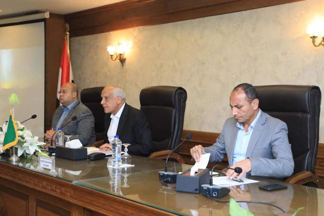 محافظ الجيزة: الدولة لن تسمح بعودة أى تعديات على الأراضى الزراعية وأملاك الدولة - الخبر لايف
