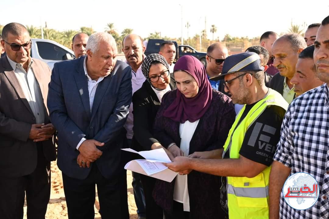 وزيرة التضامن تتفقد بيوت الطلبة ومركز تأهيل الأشخاص ذوى الإعاقة بمركز الداخلة فى الوادى الجديد