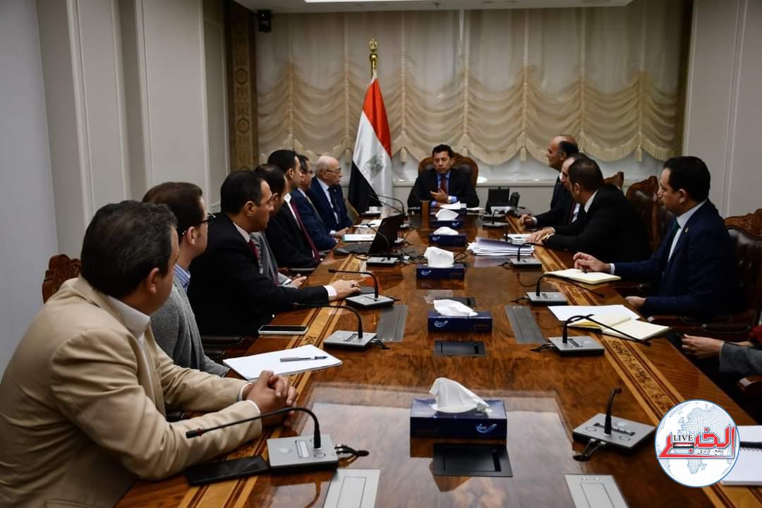 وزير الرياضة يبحث تطوير المشروع القومى للموهبة والبطل الأولمبى