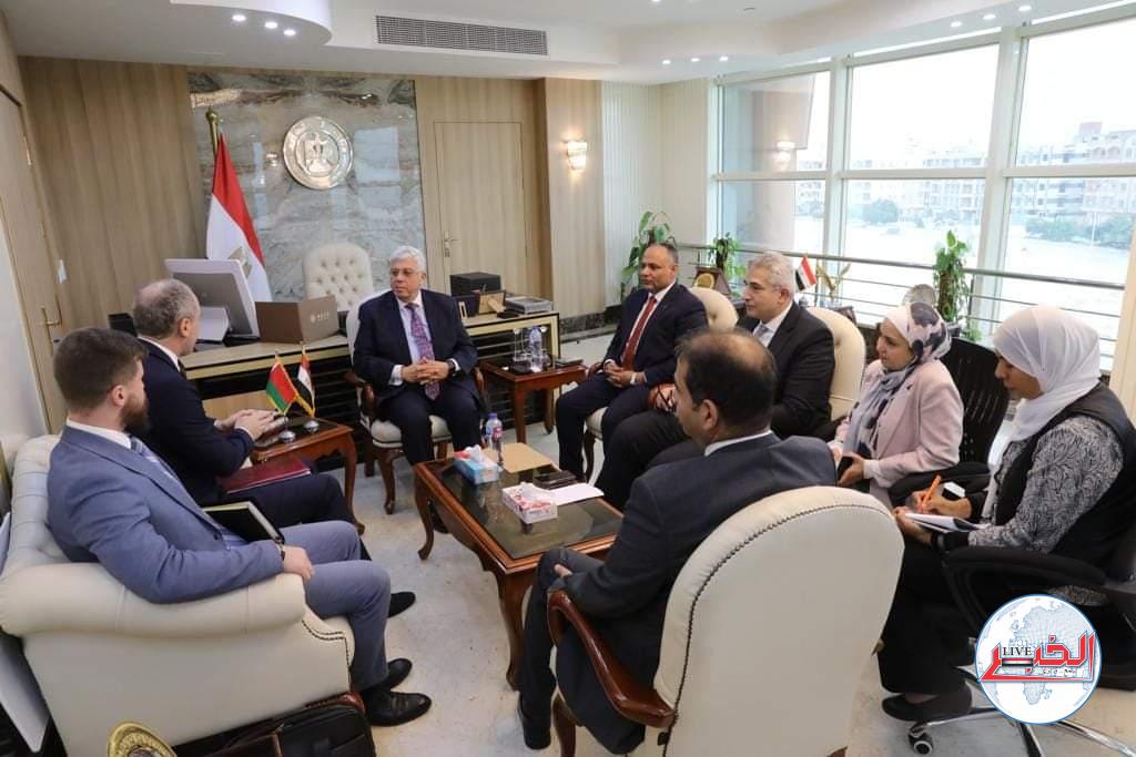 وزير التعليم العالى يبحث مع سفير بيلاروسيا تعزيز التعاون فى العلوم والتكنولوجيا والابتكار