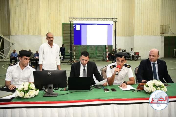 محافظ قنا ومدير الأمن يشهدان مراسم قرعة الحج العلنية