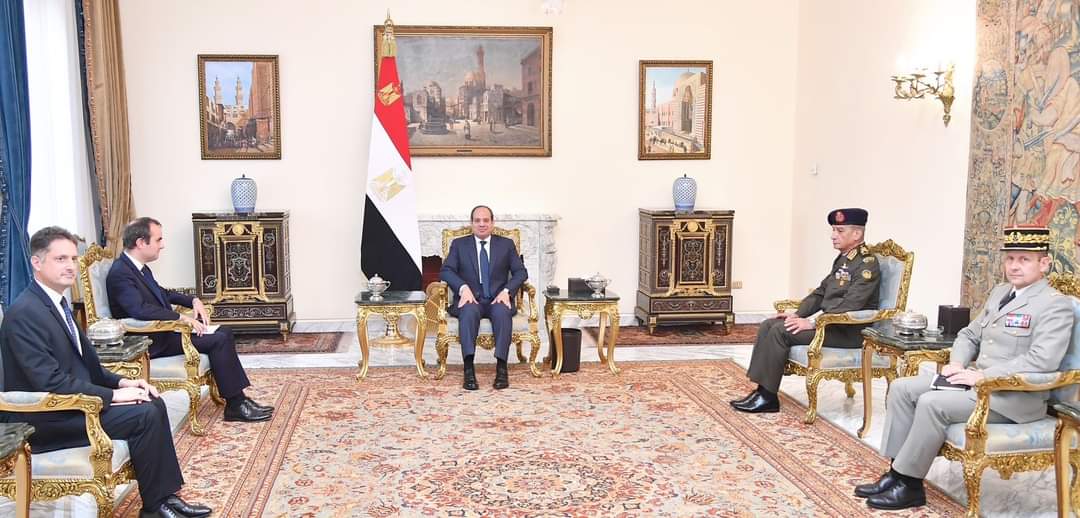 الرئيس يبحث مع وزير القوات المسلحة الفرنسى جهود تهدئة الأوضاع فى المنطقة