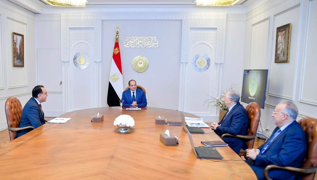 الرئيس يوجه بتوفير جميع العوامل الداعمة لنجاح المشروعات القومية