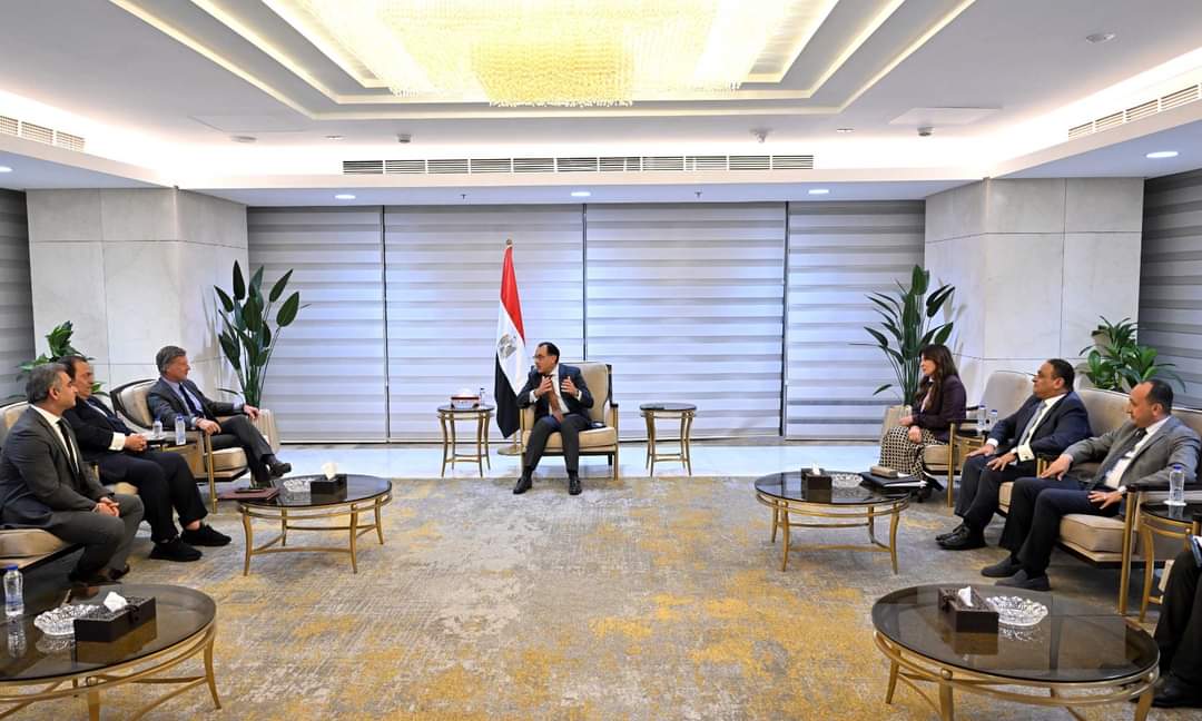 مدبولى:نتطلع لتوسع نشاط سلسلة "أكور العالمية" الفندقية بمصر