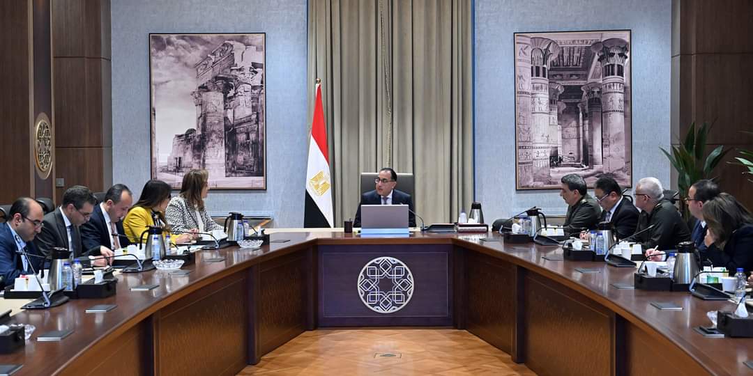 رئيس الوزراء يتابع مستجدات الموقف التنفيذى لمشروع "حياة كريمة"وسداد مستحقات المقاولين