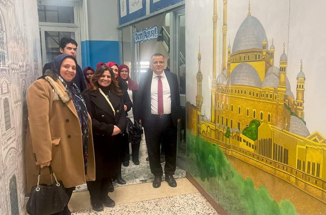 وزيرة الهجرة تتفقد مدرسة نجيب محفوظ بميلانو الإيطالية