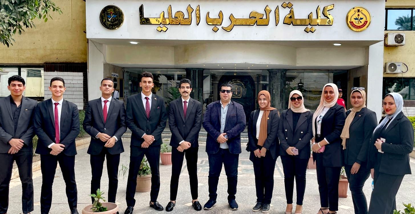 طلاب جامعة كفر الشيخ شاركوا في المعرض الثانى للكتاب لخدمة الدارسين من العسكريين والمدنيين