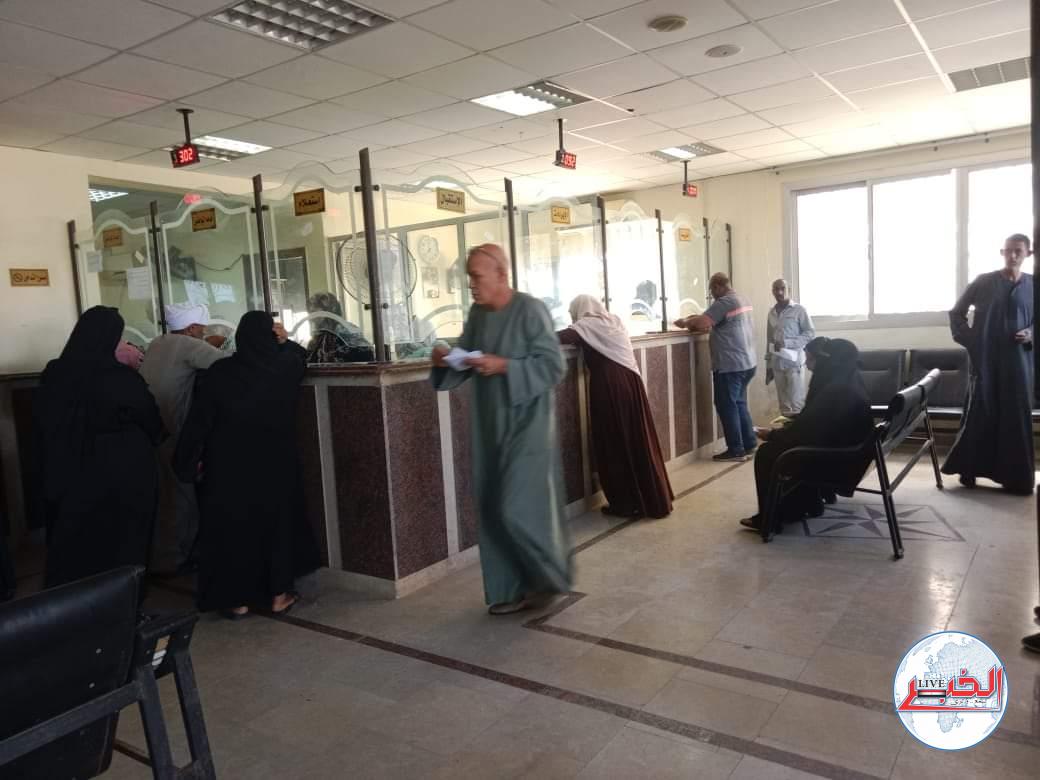 بدء توريد مقدمات الوحدات السكنية وبديل العشوائيات برأس غارب 