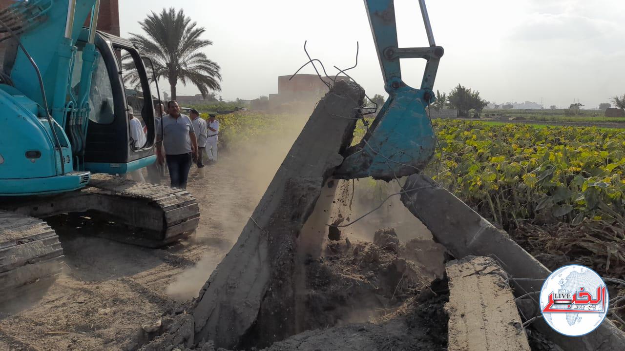 حملات لإزالة التعديات ب10 مراكز بالبحيرة