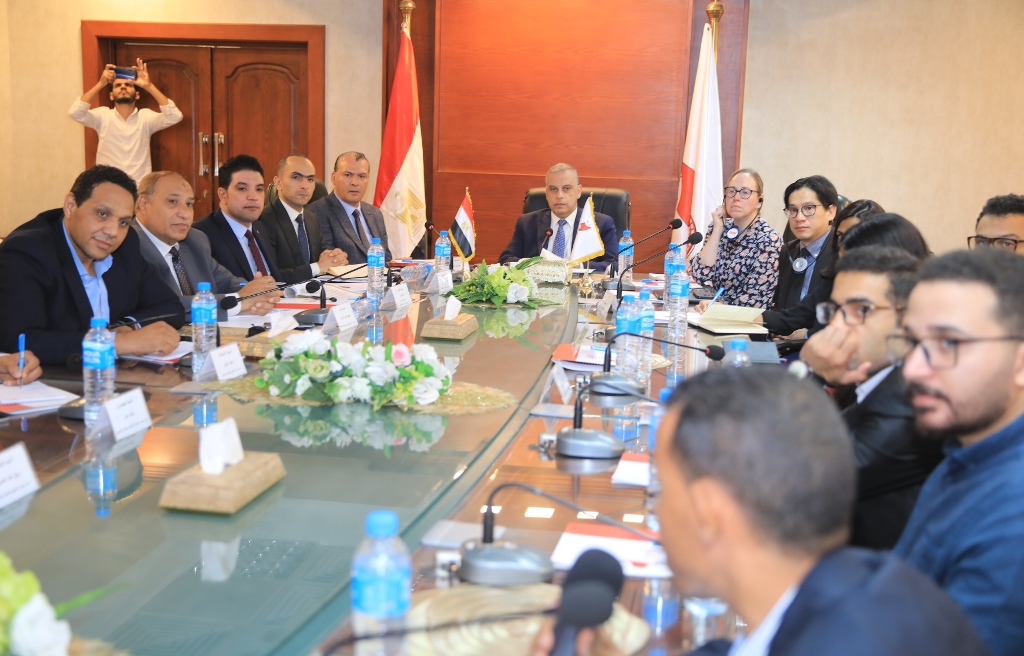 محافظ سوهاج يترأس اجتماع وفد بعثة البنك الدولى لبرنامج التنمية المحلية بصعيد مصر