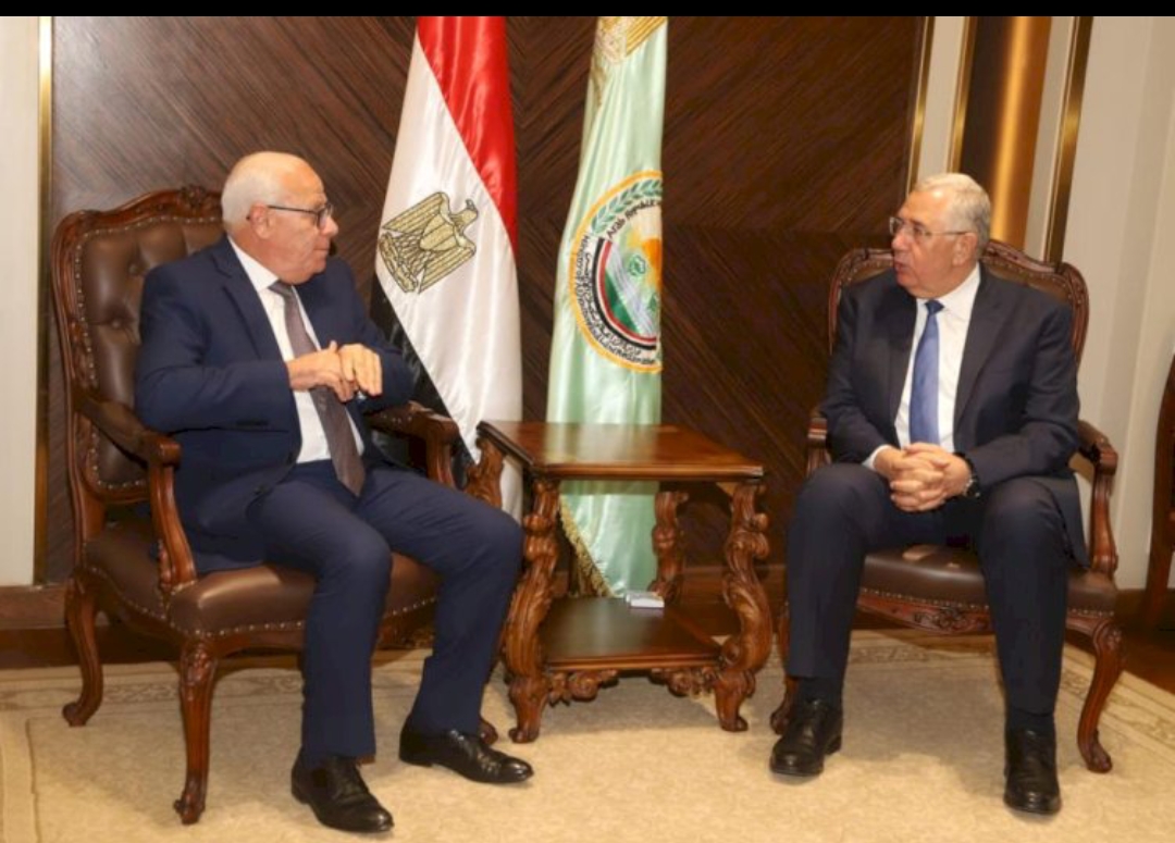 وزير الزراعة بحث مع محافظ بورسعيد تنمية الثروة السمكية وتقنين الأراضى للجادين وتسليم عقود منتفعى سهل الحسينية 