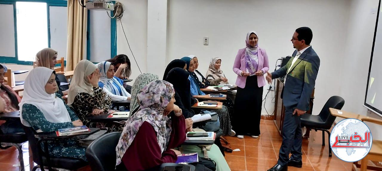 عميد المعهد الفنى الصحى بقنا يعقد اجتماعا لمناقشة التوعية بضرورة المشاركة فى الانتخابات الرئاسية