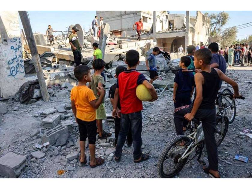 «اليونيسف» تحذر: حياة مليون طفل في غزة .. على شفير الهاوية
