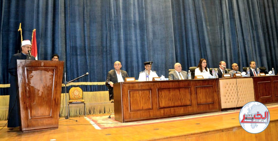 نائب محافظ البحيرة ومدير الأمن يشهدان إجراء القرعة العلنية الإلكترونية لحجاج بيت الله الحرام.. صور