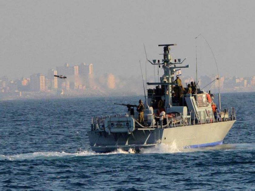 زوارق الاحتــ.لال الإســـ.رائيلي .. تقصف ساحل خان يونس والشاطئ والشيخ رضوان