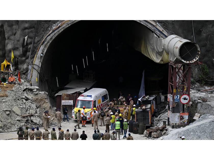 بعد أكثر من أسبوعين في نفق .. إنقاذ 41 عاملاً هندياً