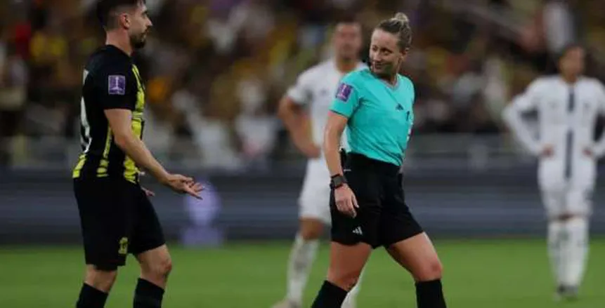 "فيفا" يُعلن حكم مباراة الأهلي وأوراوا في كأس العالم للأندية 2023 - الخبر لايف