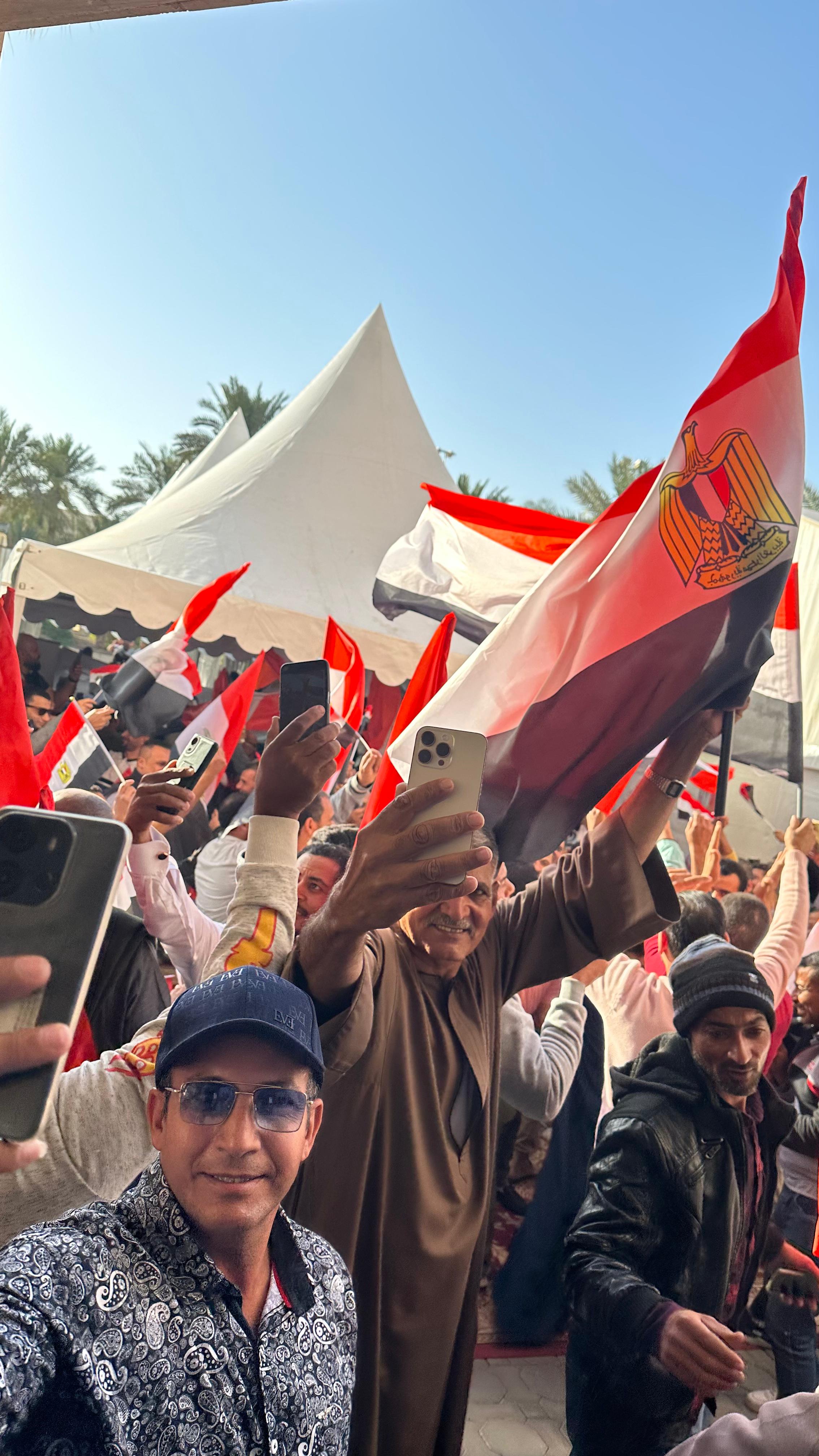 إقبال كبير من الجالية المصرية .. علي لجان الاقتراع بالإنتخابات الرئاسية في السعودية.. صور