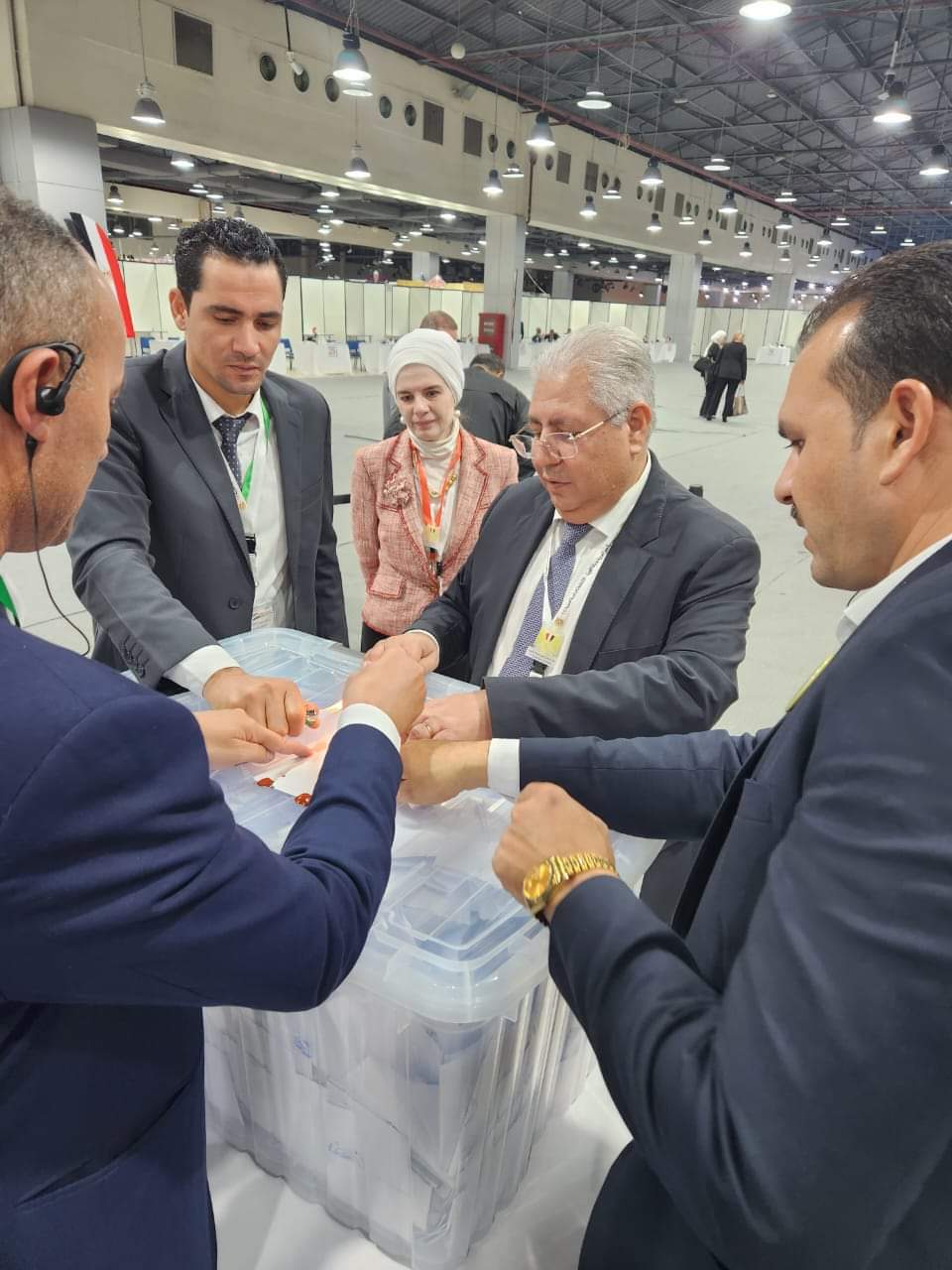 إغلاق صناديق الاقتراع فى لجنةالكويت 