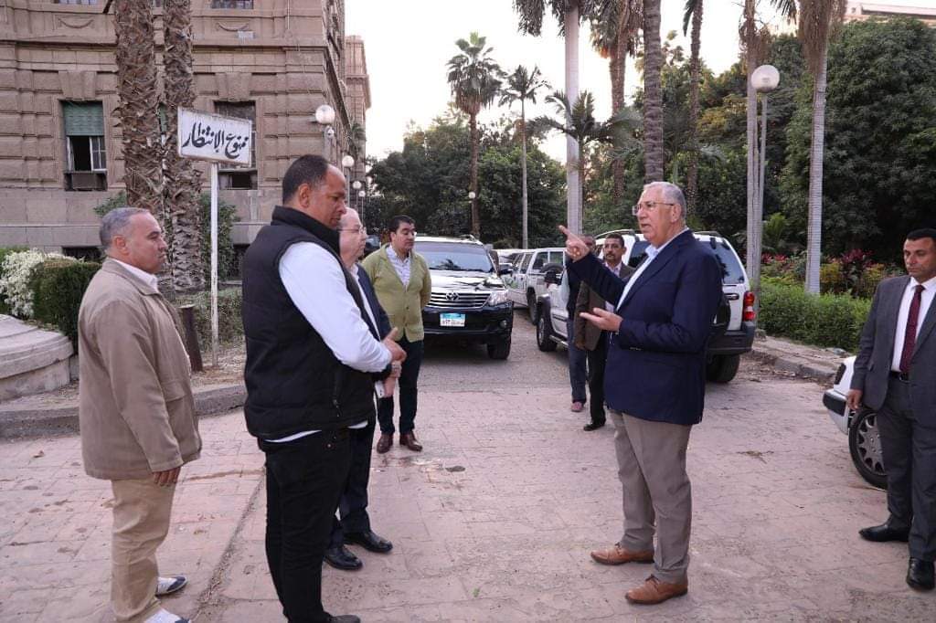 "القصير" يتفقد مبنى وزارة الزراعة القديم بالدقى..ويؤكد استمرار أعمال الصيانة