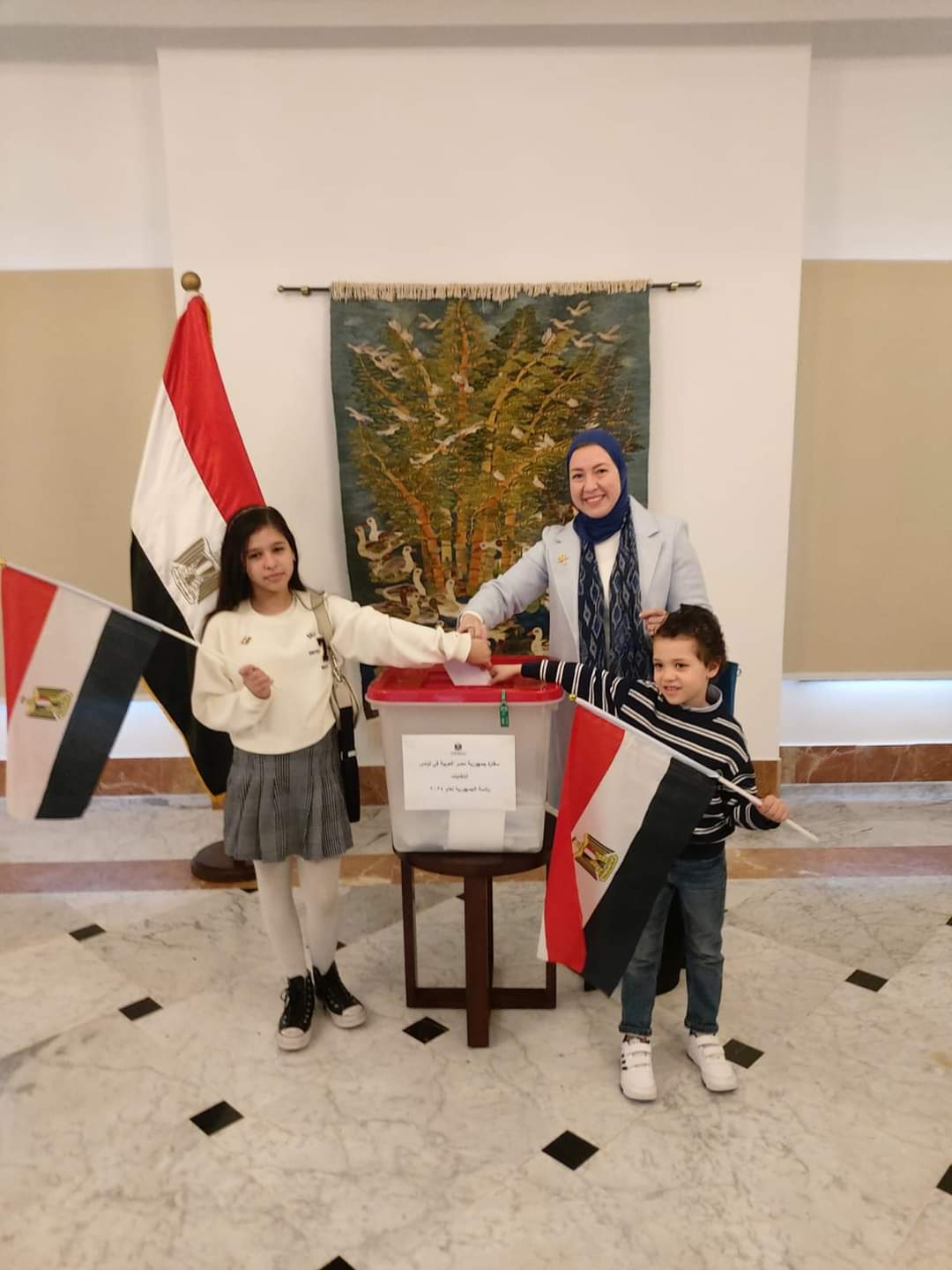 المصريون يتحدون برودة الطقس..ويشاركون فى الإنتخابات الرئاسية