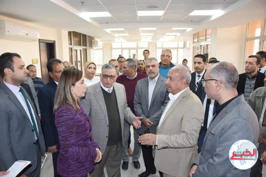 وزيرة الثقافة تتفقد مشروع تطوير مجمع الفنون المعاصرة ومكتبة 15 مايو