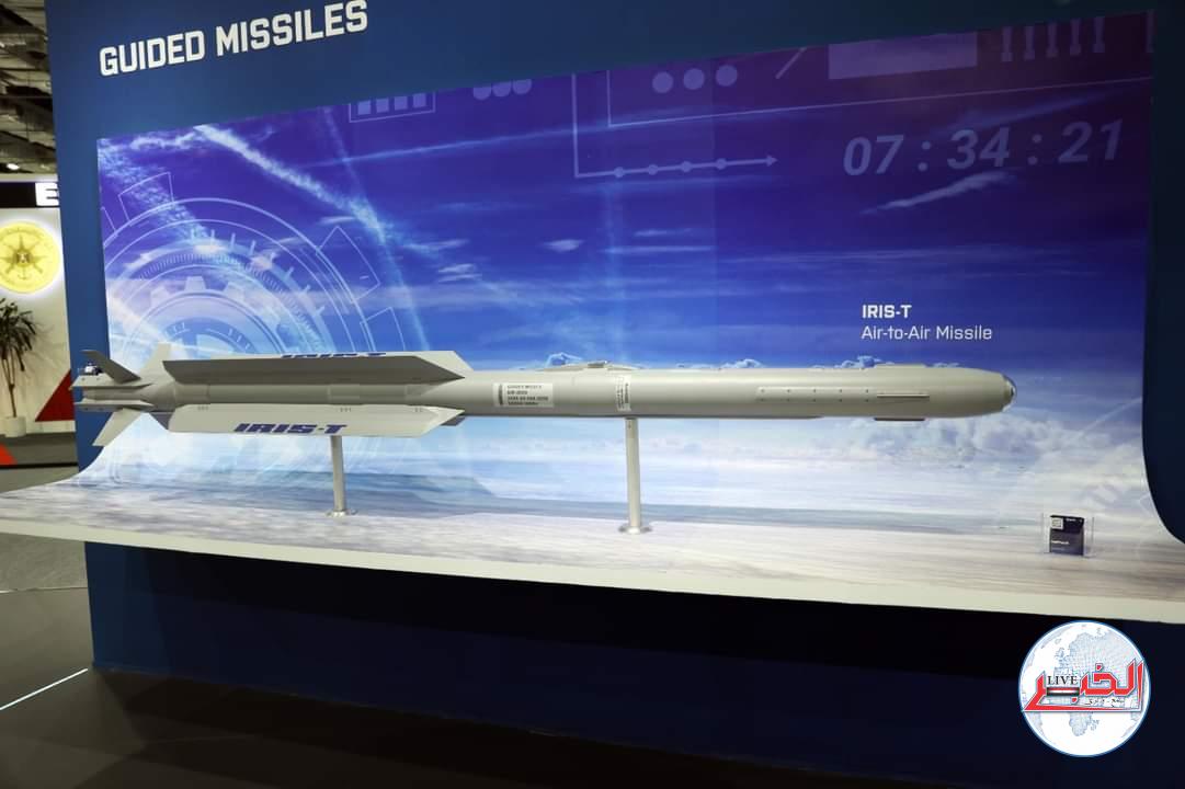 "إيدكس2023" يفتح أبوابه أمام الزائرين ويستقبلهم بالموسيقى العسكرية