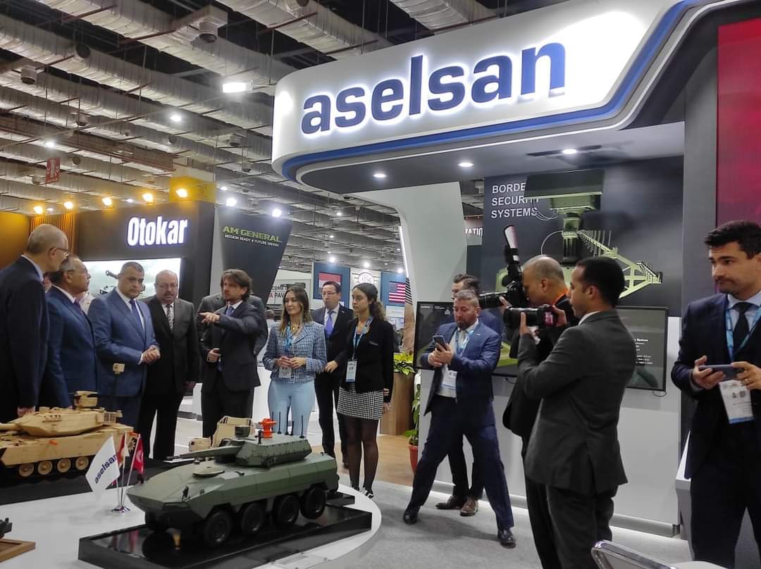 وزير الإنتاج الحربى يزور أجنحة الشركات العالمية بمختلف المجالات التصنيعية العسكرية ب"EDEX 2023"