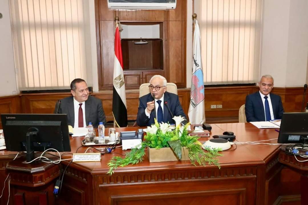 حجازى : بدء الدراسة بمدرسة العباقرة..النصف الثانى من العام الحالى