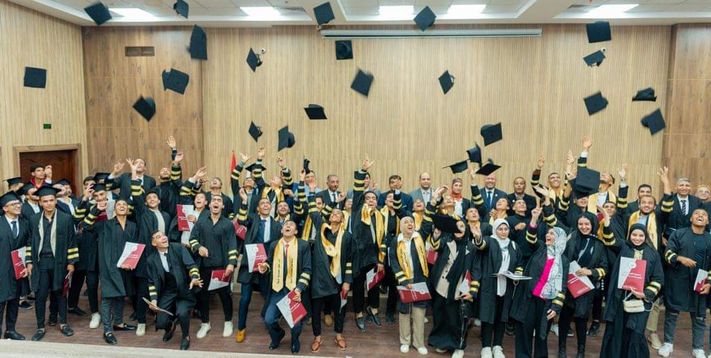 صندوق تطوير التعليم يكرم أوائل الشهادات النهائية بجامعة مصر التكنولوجية