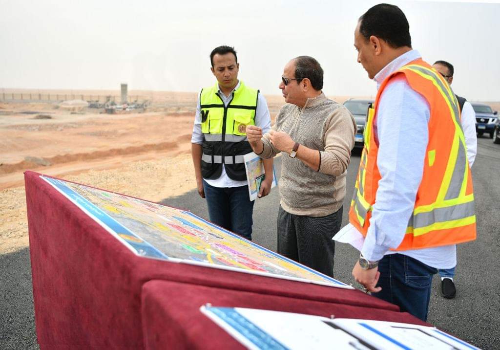 الرئيس يتفقد الأعمال الإنشائية لتطوير عدد من الطرق والمحاور بالقاهرة الكبرى