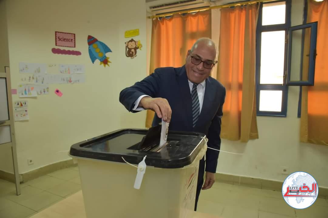 رئيس الهيئة العربية للتصنيع.. يدلى بصوته