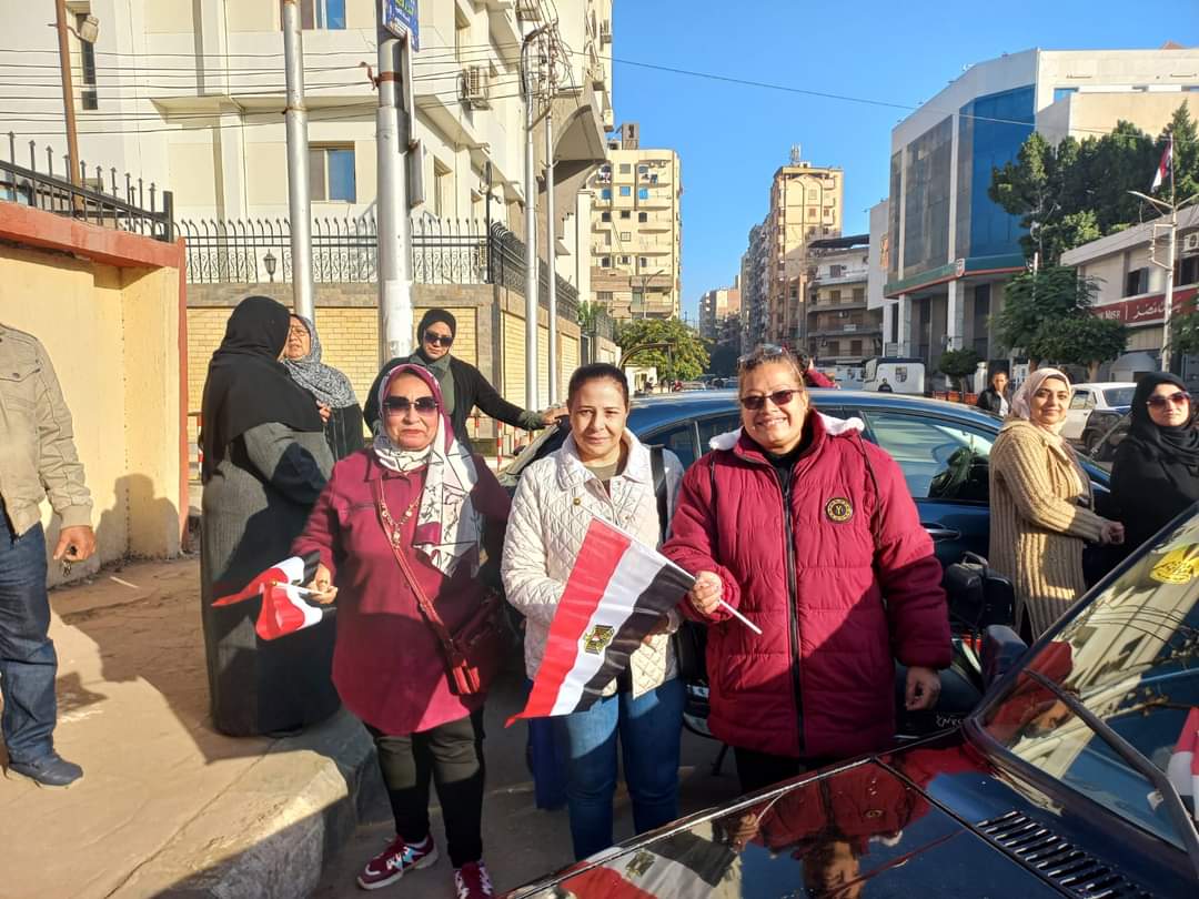 مواطنو طنطا بالإعلام أمام اللجان