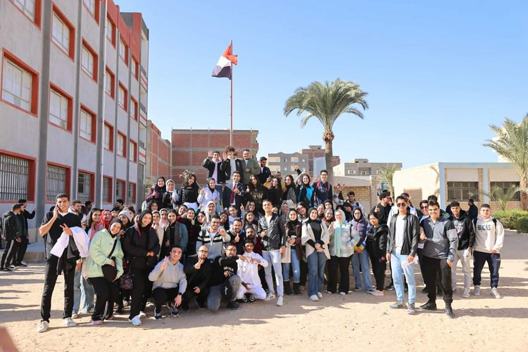 إقبال الشباب والفتيات..أبرز مشاهد ثانى أيام الإنتخابات بأكتوبر والشيخ زايد