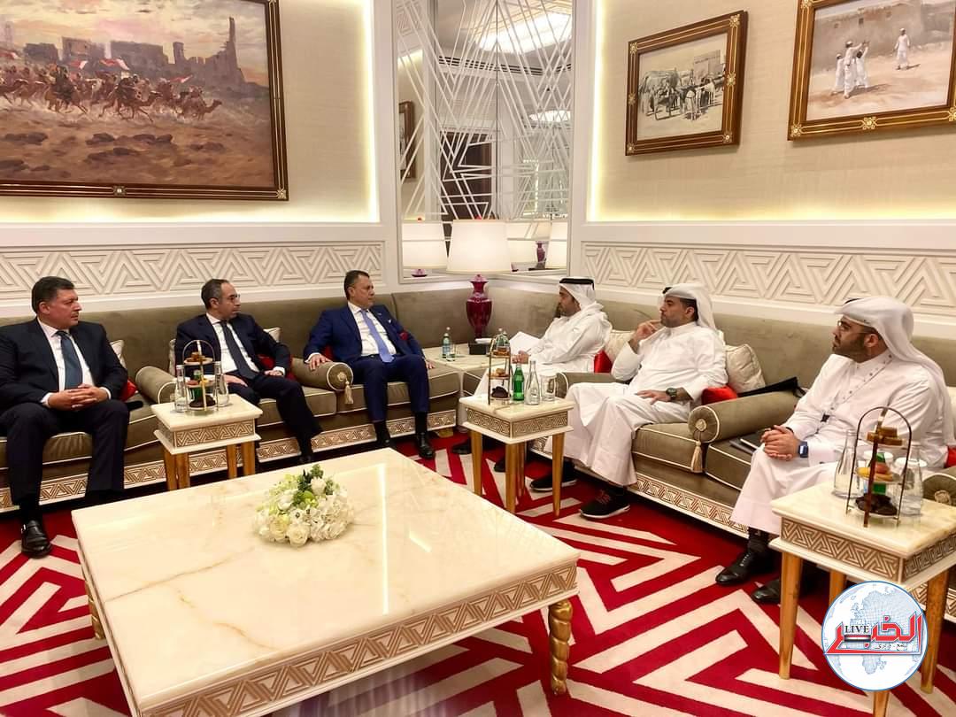 عيسى يلتقى وزير السياحة القطرى والرئيس التنفيذى للخطوط الجوية 