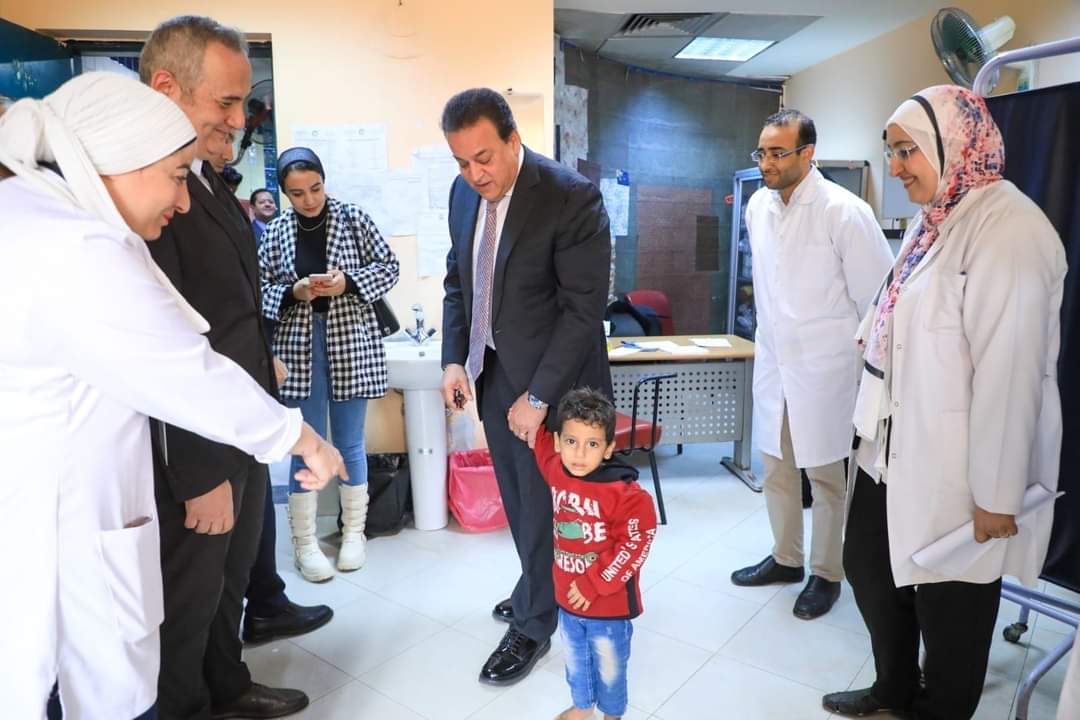 وزير الصحة يتفقد سير العمل بالمعهد القومى للجهاز الحركي العصبى بإمبابة