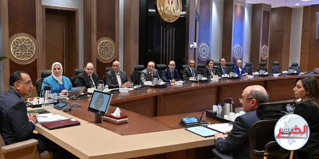 رئيس الوزراء يتابع خطط النهوض بالصناعات اليدوية