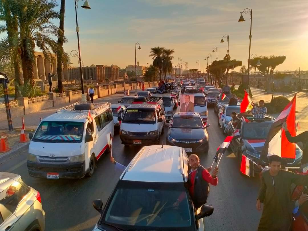 مسيرات حافلة وحاشدة بالسيارات فى الأقصر