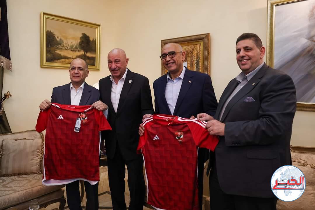 القنصل المصرى فى جدة يستقبل بعثة فريق النادى الأهلى