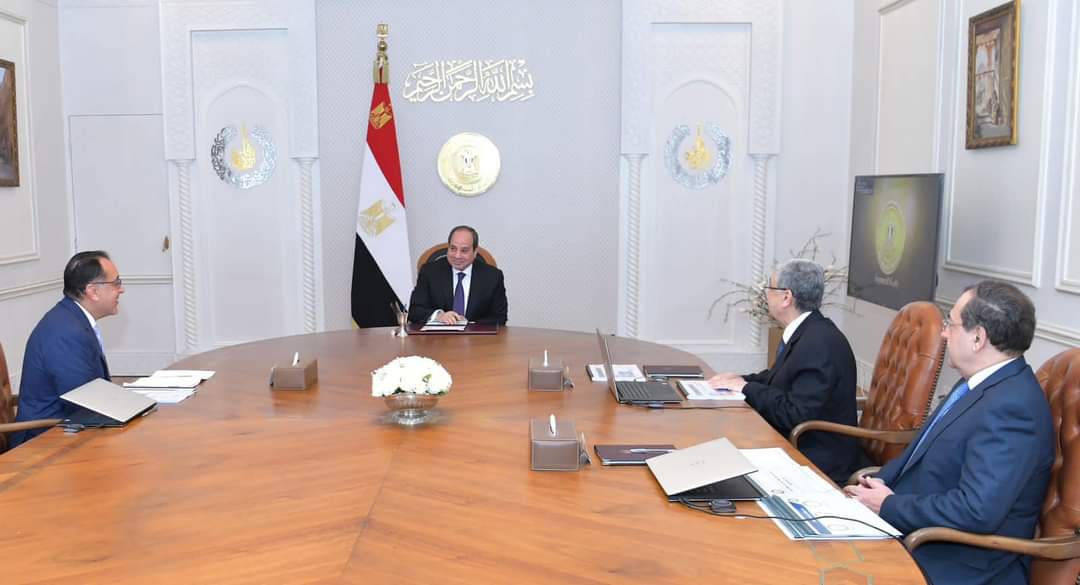 الرئيس : التحول للطاقة المستدامة.. أحد العناصر الأساسية لرؤية مصر 2030