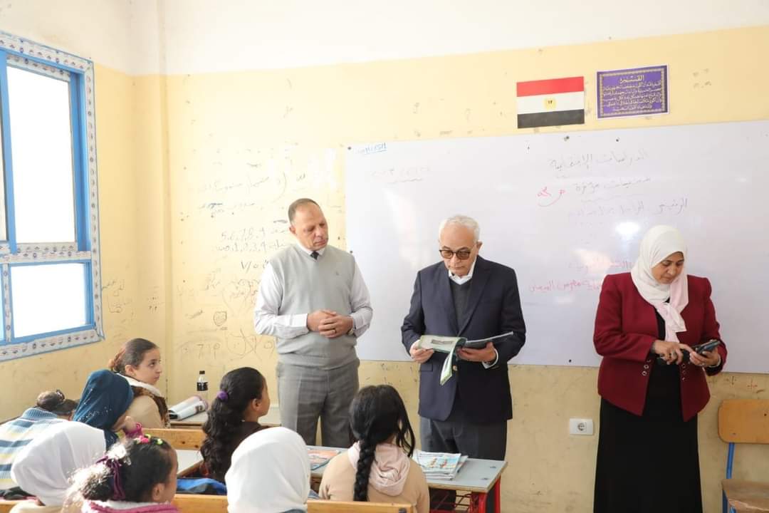 وزير التعليم يقوم بزيارة مفاجئة لمدرستين فى القاهرة والجيزة 