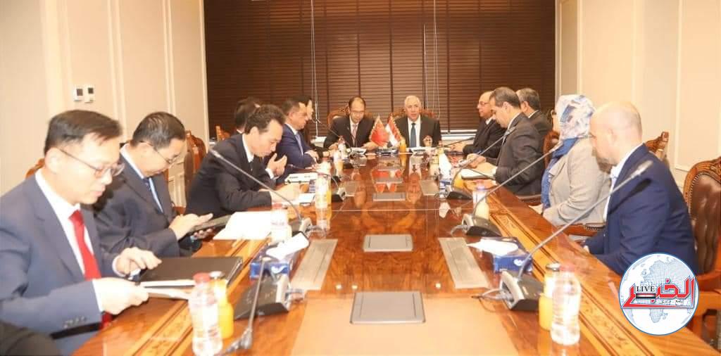 وزير الزراعة يبحث مع نائب حاكم مقاطعة سيتشوان الصينية آفاق التعاون المشترك 