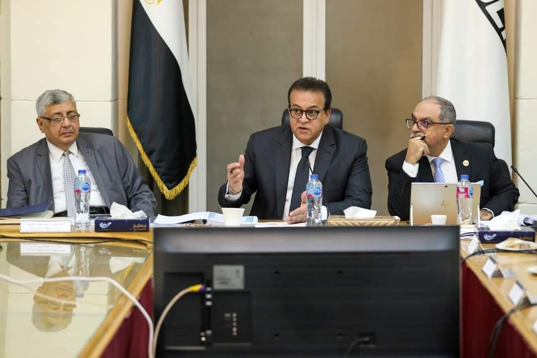 وزير الصحة: القيادة السياسية حريصة على توطين صناعة اللقاحات بمصر 
