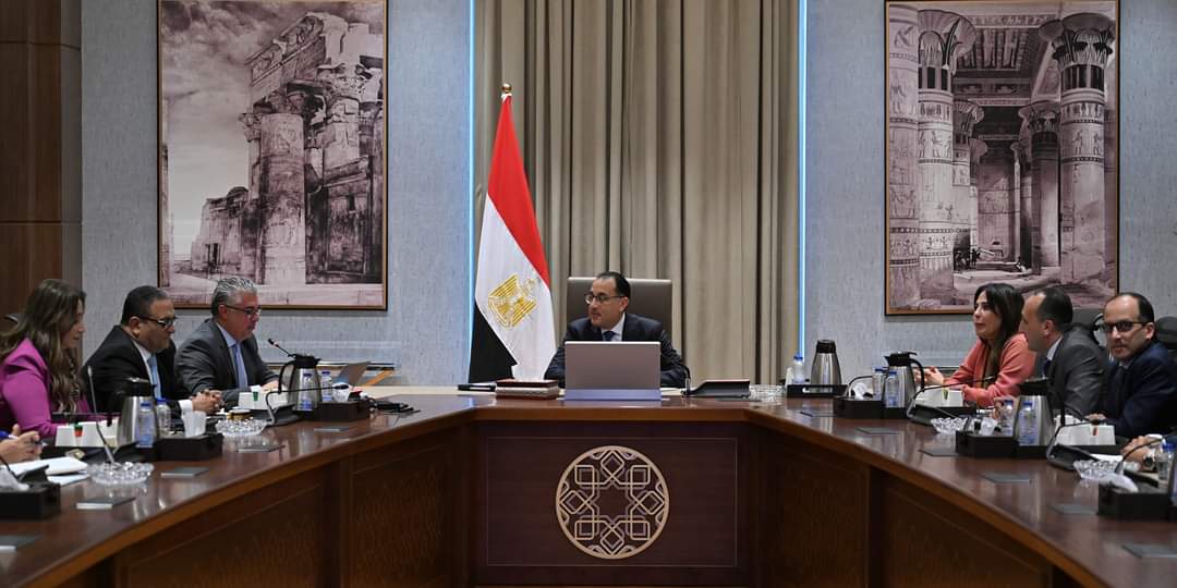 رئيس الوزراء يتابع الموقف التنفيذى لمشروعات الهيئة الإقتصادية لقناة السويس