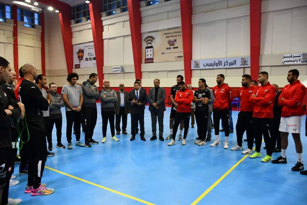 وزير الرياضة يزور معسكر المنتخب المصرى لكرة اليد