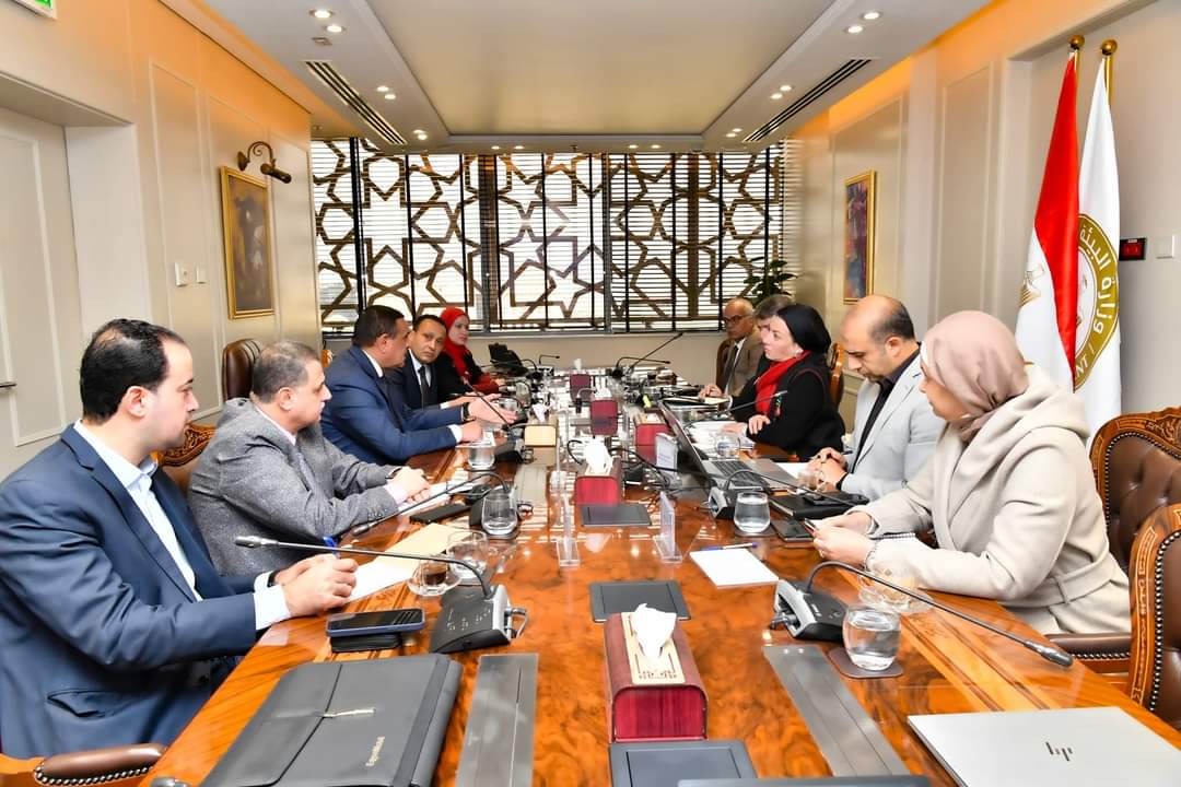 وزيرا البيئة والتنمية المحلية يناقشان آليات تشغيل منظومة إدارة المخلفات 