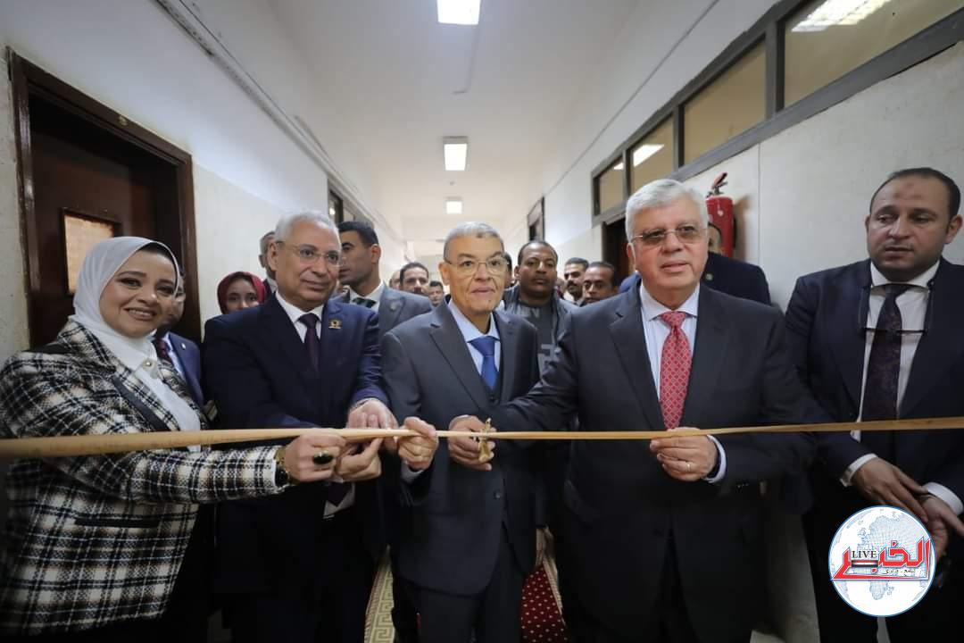 وزير التعليم العالي يفتتح مشروعات صحية وتعليمية بجامعة المنيا