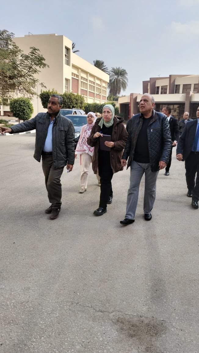 وزير قطاع الأعمال يفاجئ مصانع شركة ممفيس للأدوية