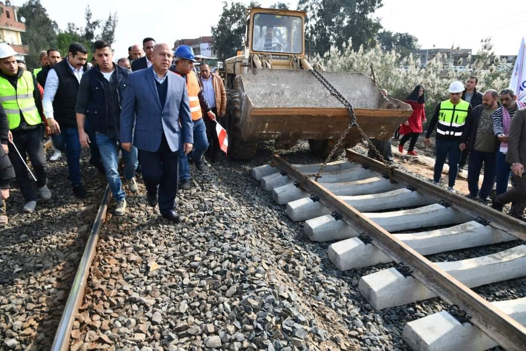 وزير النقل يتفقد مشروعات الطرق والكبارى وأنفاق السيارات والسكك الحديدية بالدقهلية والشرقية 